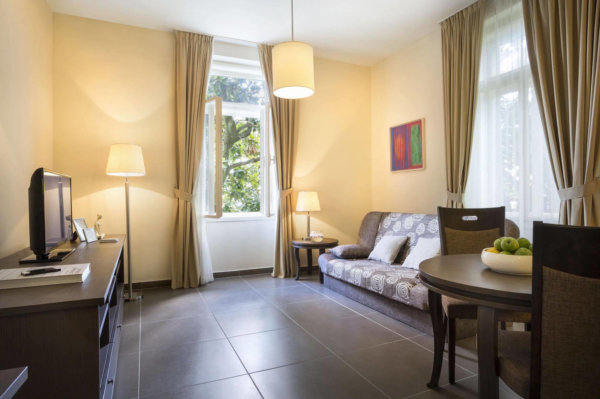 Remisens Villa Elsa ลอฟราน ภายนอก รูปภาพ